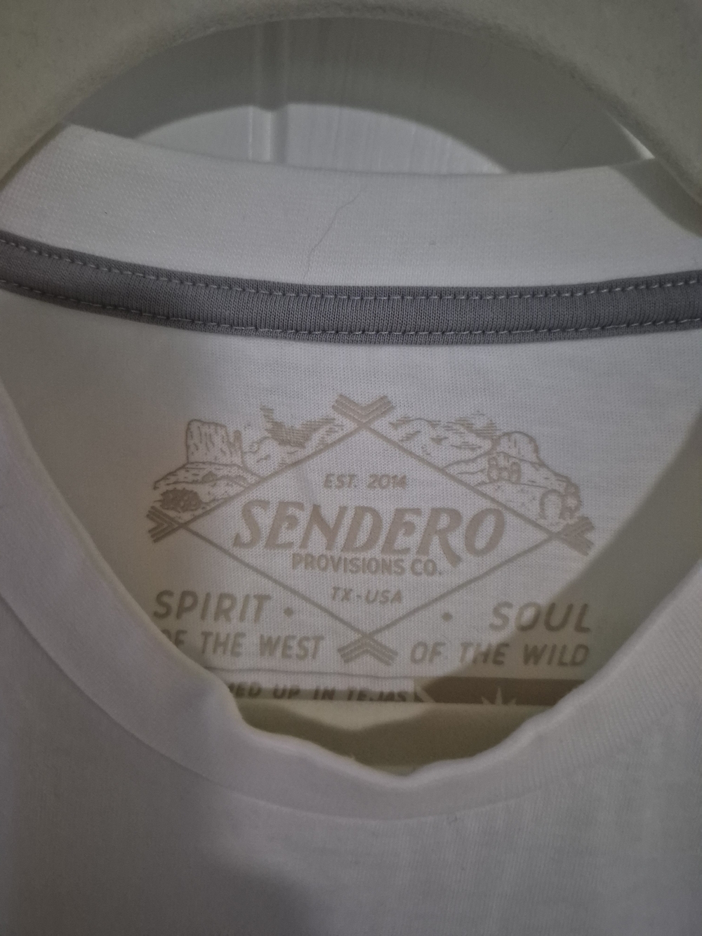 Sendero Women's Cream 'Spirit of the West' Cropped Boxy Graphic Tee - Picture 2 of 5